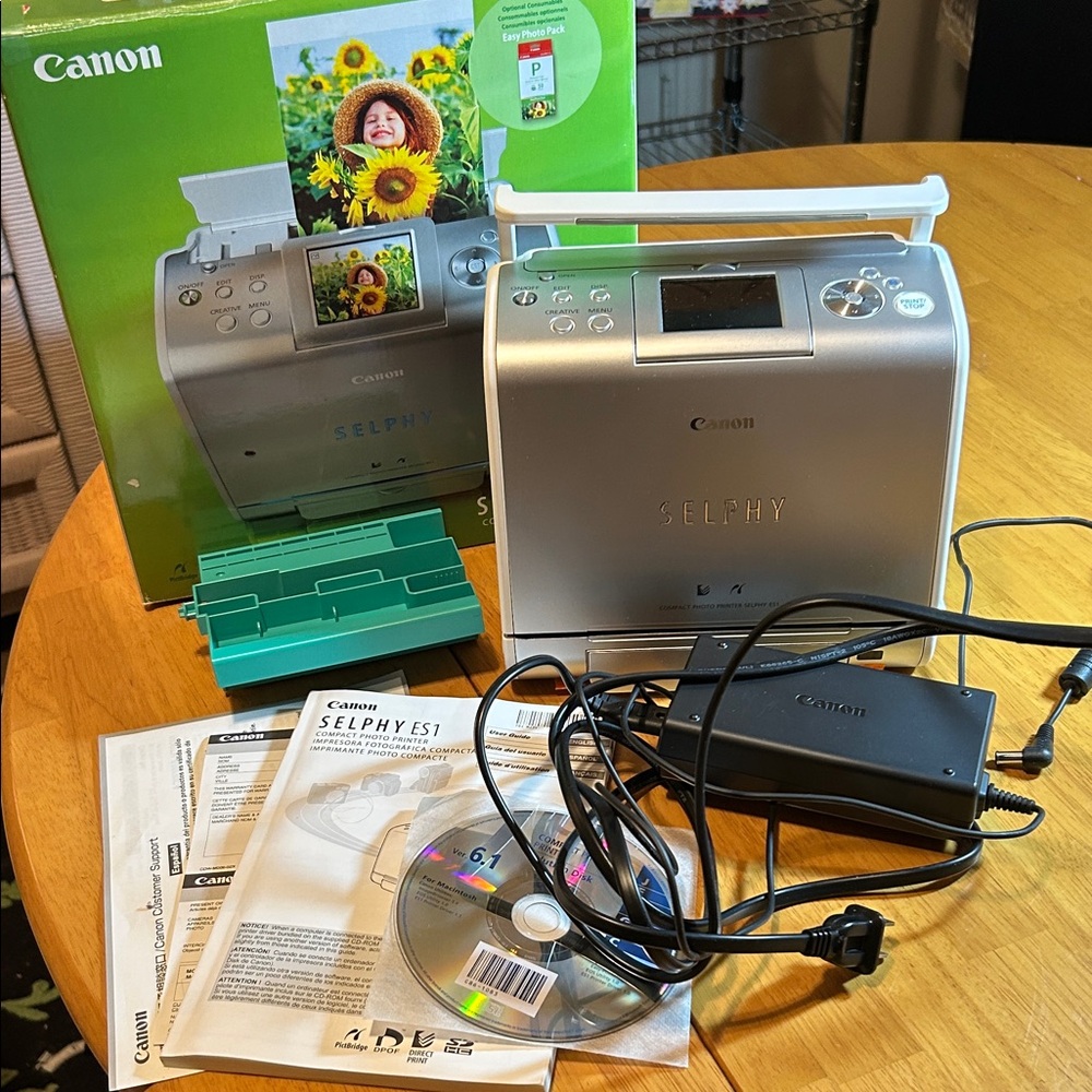 Canon SELPHY ES1 Compact Photo Printer with 8 pc photo paper & cord. Scrapbook